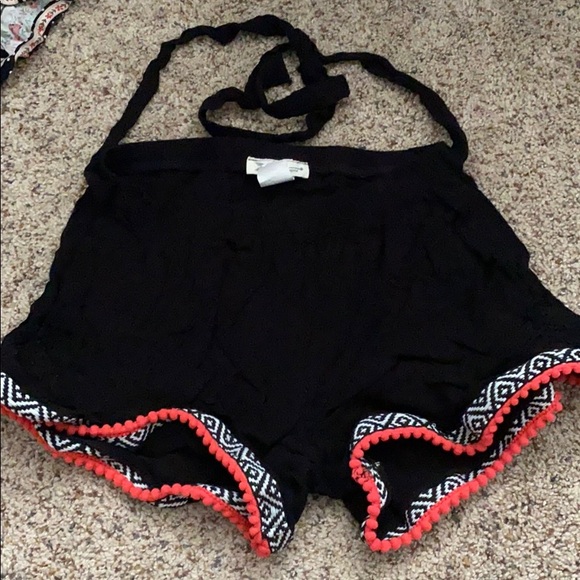 Juniors R2D Black Shorts - Picture 1 of 3